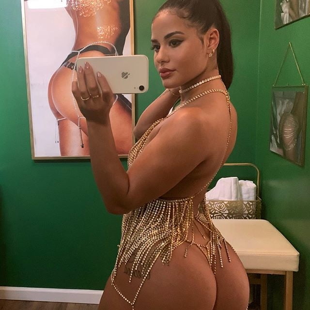 On Instagram- katyaelisehenry #97169881