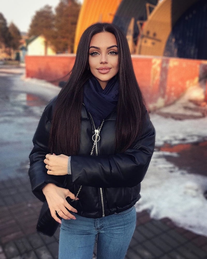 Darkhaired_Beautys #80172781