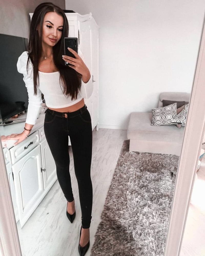 Darkhaired_Beautys #80172814