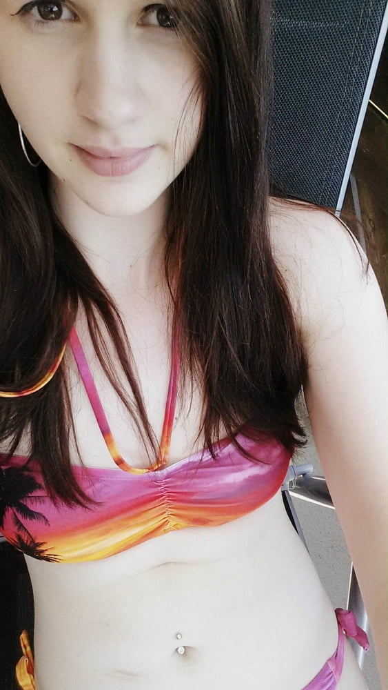 Darkhaired_Beautys #80172835