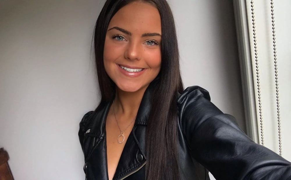 Darkhaired_Beautys #80172850