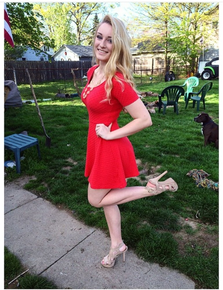 このブロンドは完全にキープされている
 #104527251