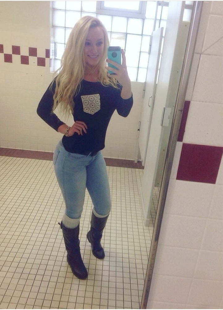 このブロンドは完全にキープされている
 #104527252