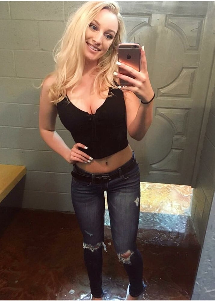 このブロンドは完全にキープされている
 #104527253