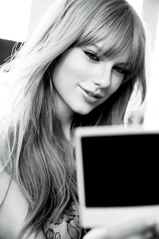 Taylor Swift
 #97357943