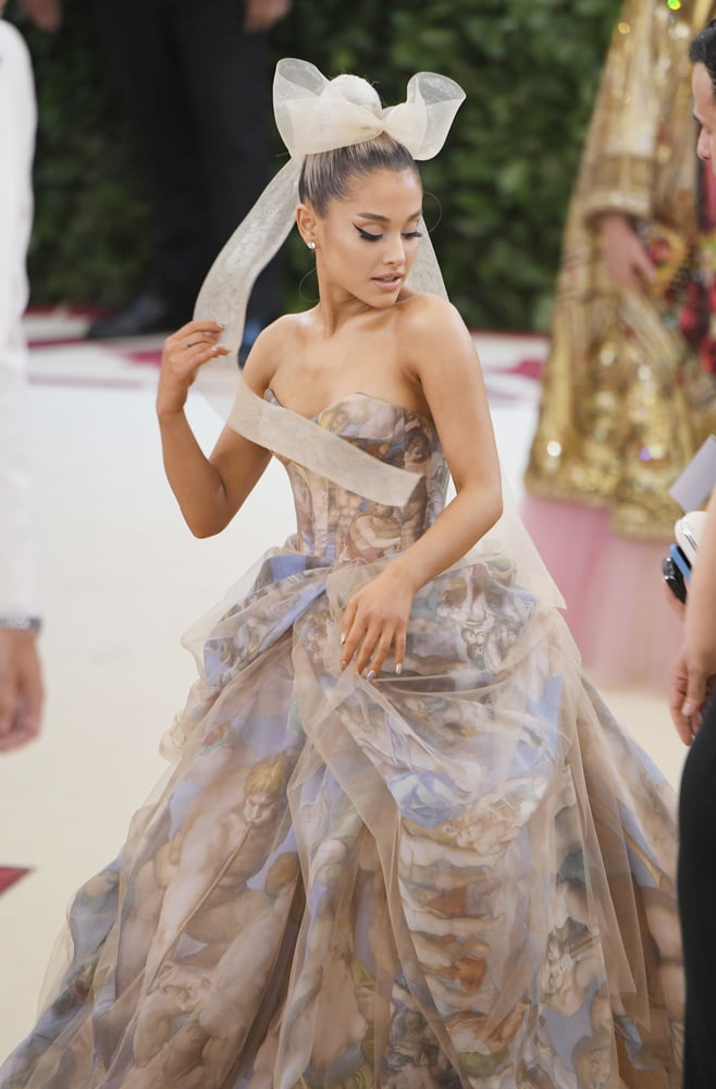 The Queen of Fairy Tales - Ariana Grande #95664843