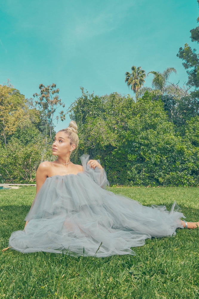 The Queen of Fairy Tales - Ariana Grande #95665018
