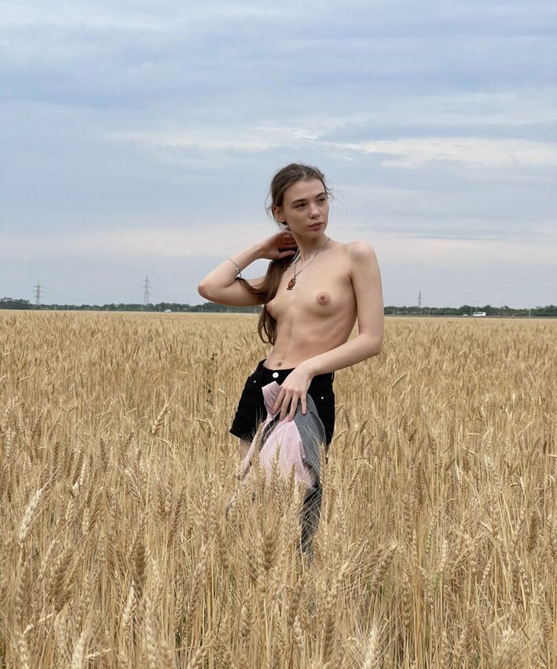 Sowa Valeri desnuda #108161388