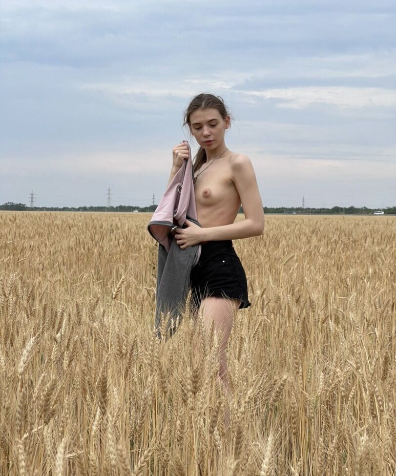 Sowa Valeri desnuda #108161389