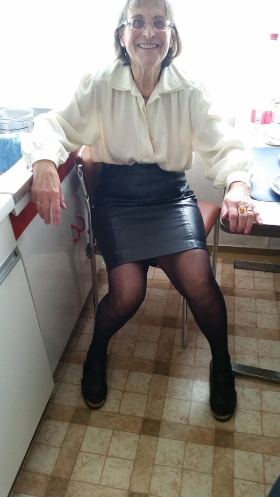 Komm mein kleiner fick mutti und omi #105680497