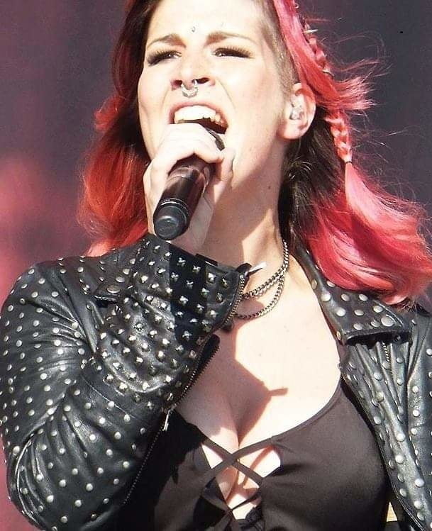Charlotte wessels sexy cantante olandese
 #89698311