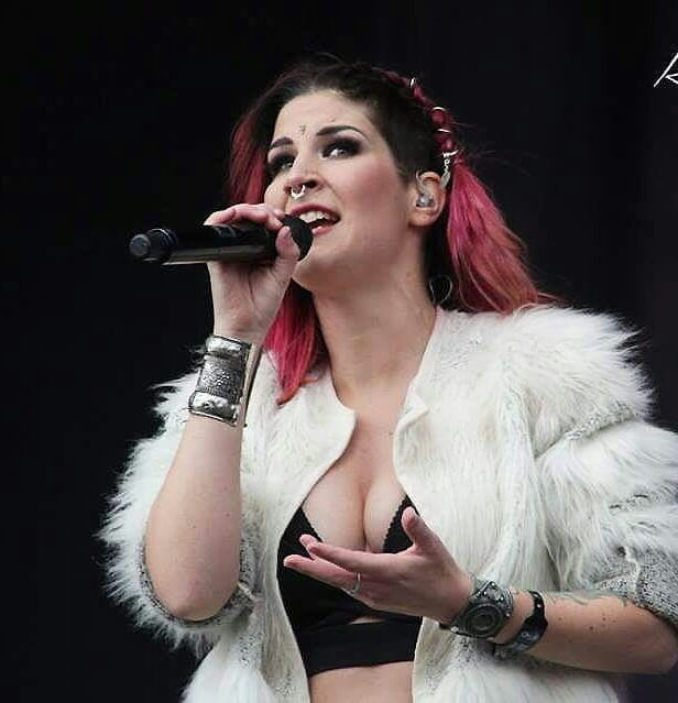 Charlotte wessels sexy cantante olandese
 #89698337