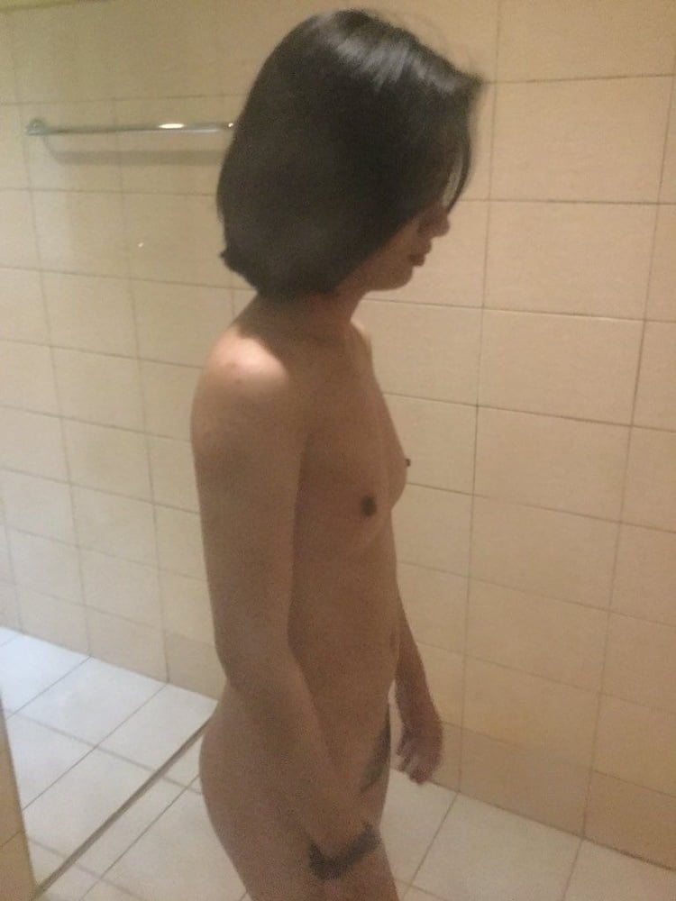 Modelo chino malayo desnudo
 #100491667