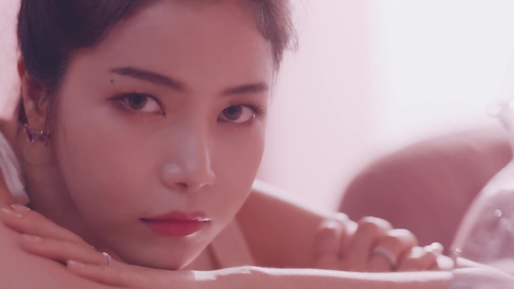 K-Pop Facial Screencaps #81706877