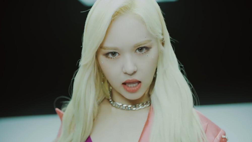 K-Pop Facial Screencaps #81706957