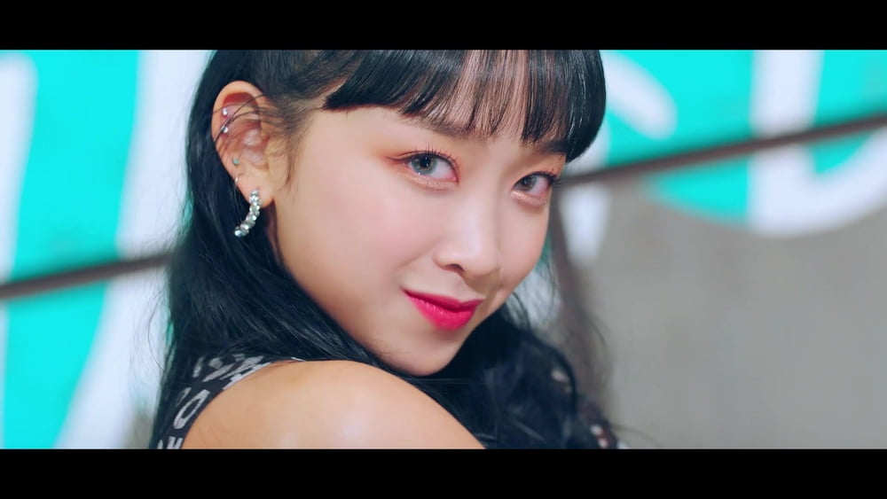 K-Pop Facial Screencaps #81707009