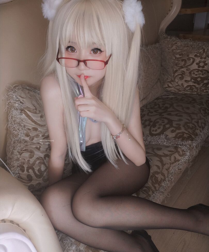 YaoYaoQwQ nackt #109132279