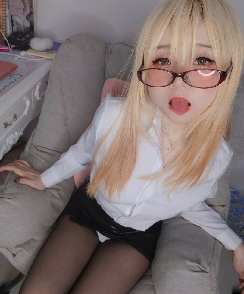 YaoYaoQwQ nackt #109132637