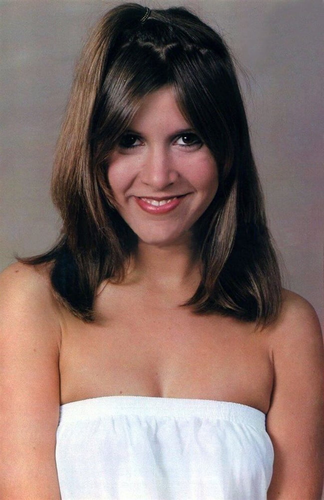 Carrie Fisher (Leia) #92510822