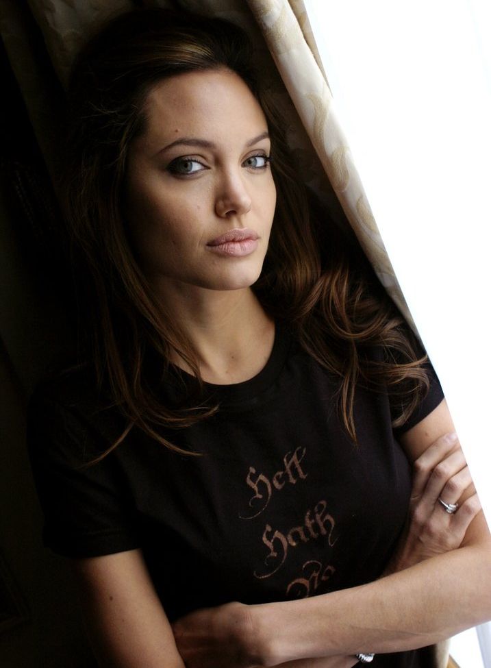 Angelina Jolie nude #109183718