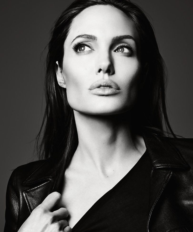 Angelina Jolie nude #109183726