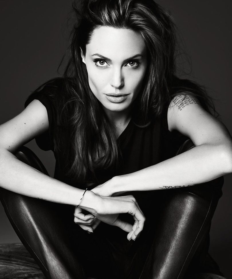 Angelina Jolie nude #109183736