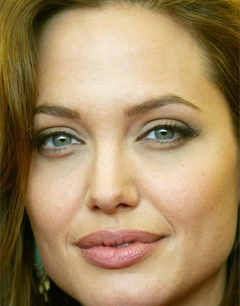 Angelina Jolie nude #109183820