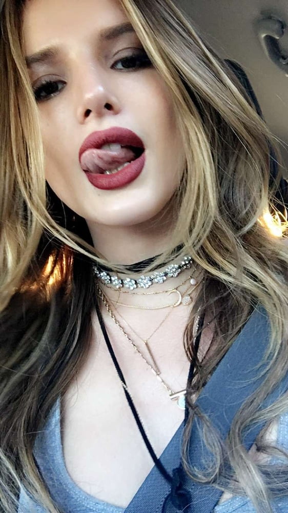 Bella Thorne hot bitch tongue #89682583
