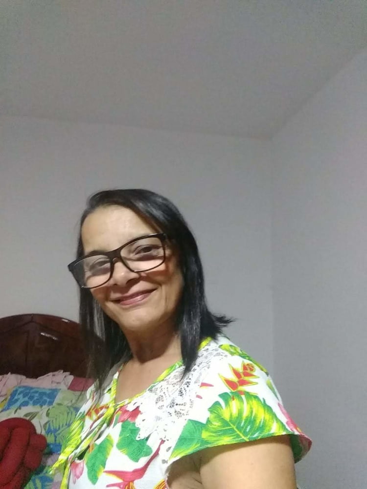 Coroa gostosa #90871069