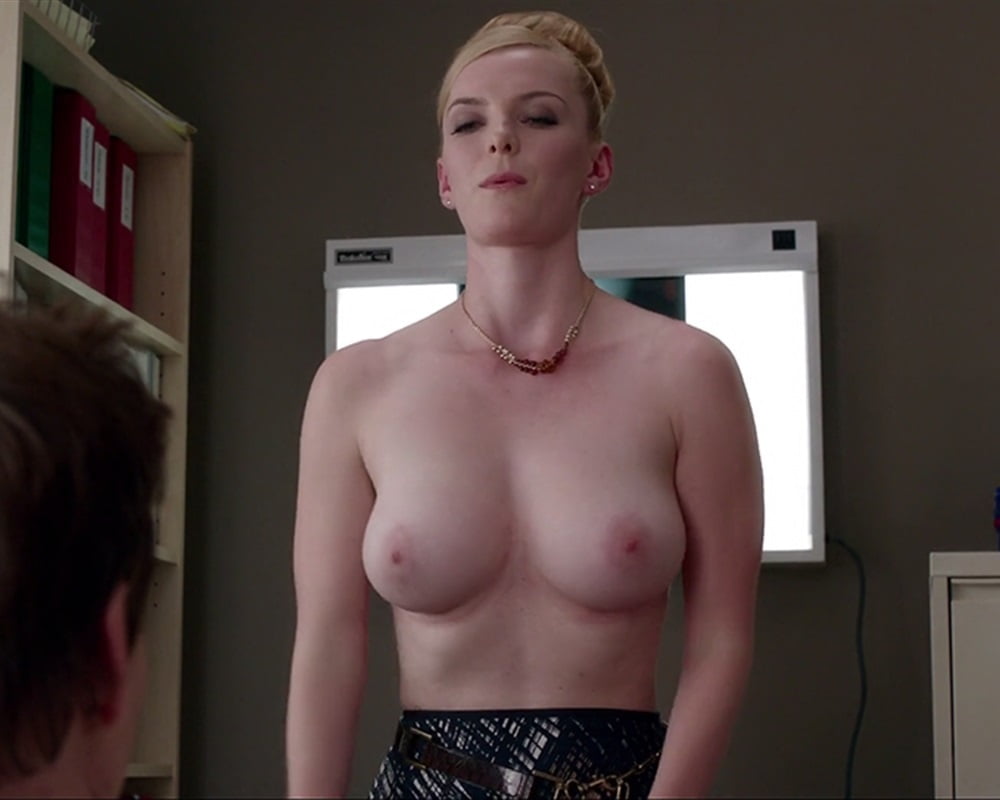 Betty Gilpin #98813833