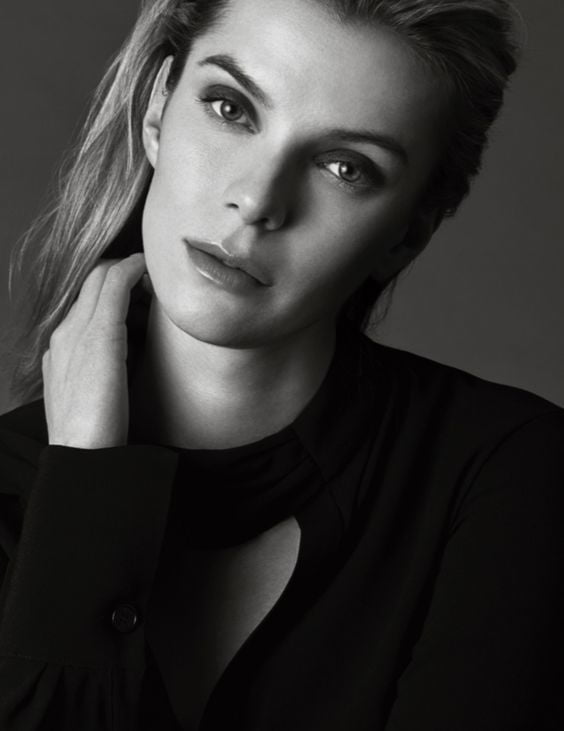 Betty Gilpin #98813895