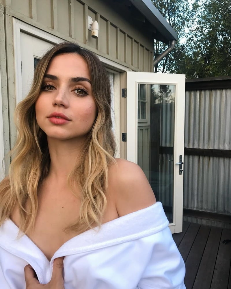 Ana de armas
 #97099481