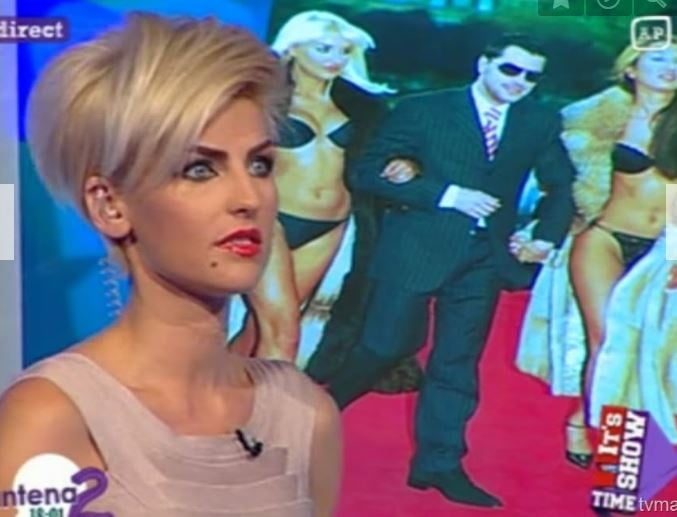 オナ・マレス
 #92428755