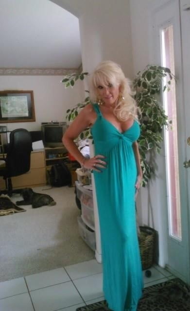 Amateur Damen sexy Kleider 2
 #105835941