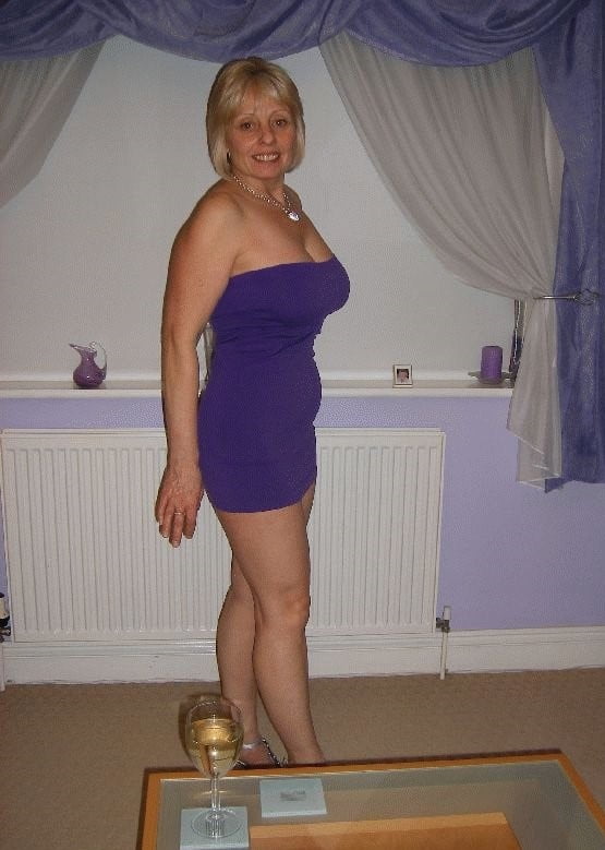 Amateur Damen sexy Kleider 2
 #105836006