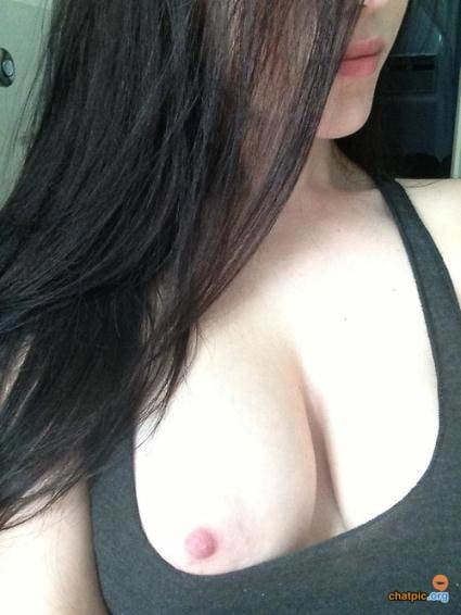 Sexy Amateur brunette webslut mit großen echten Titten reposted
 #88681359