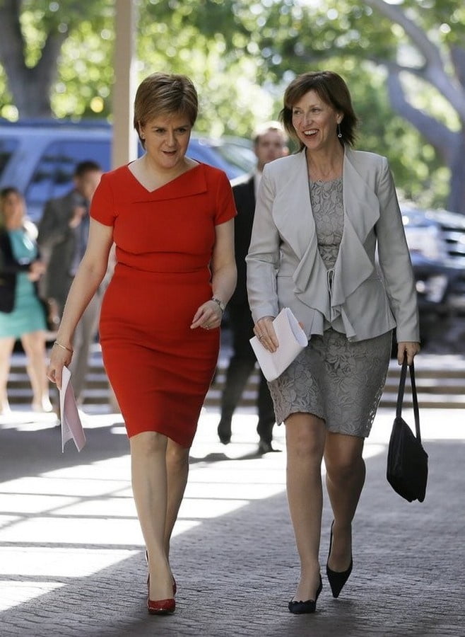 Nicola sturgeon - Schottlands erste Ministerin in Strumpfhosen
 #96294330