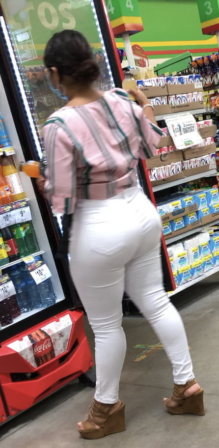 BIG ASS IN WHITE JEANS #91578668