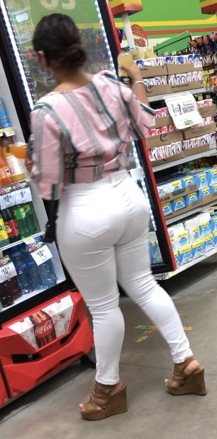 BIG ASS IN WHITE JEANS #91578670