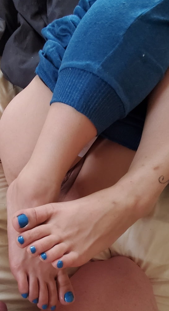 SEXY SLUTSの足とマンコ 2
 #85195106