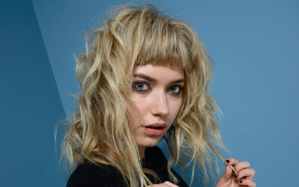 Imogen Poots the perfect woman exists #89422220