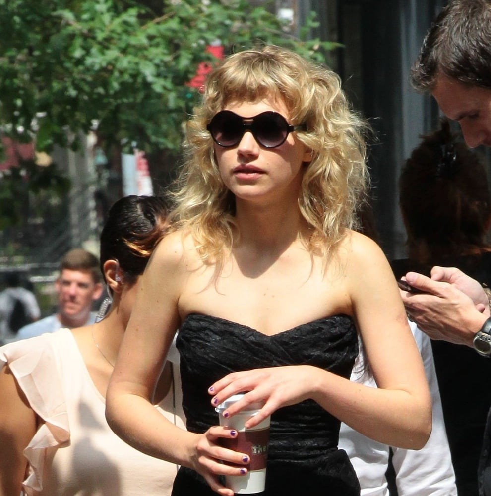Imogen Poots the perfect woman exists #89422255