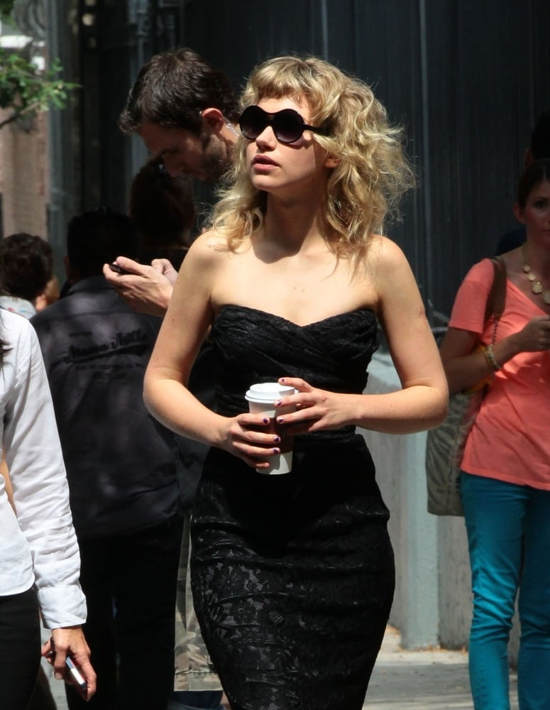 Imogen Poots the perfect woman exists #89422258