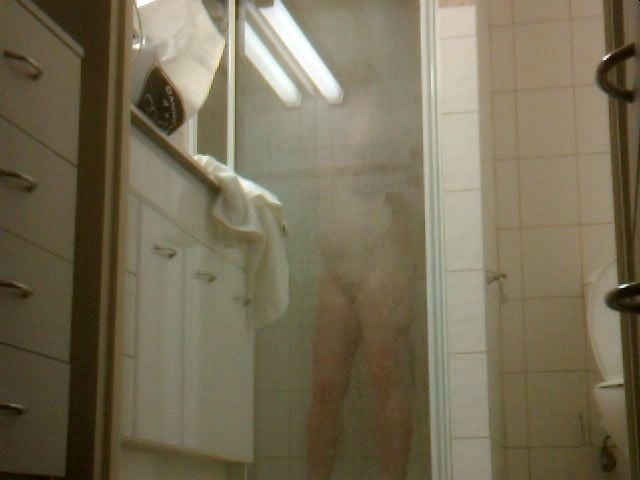 Hot gros seins et poilu mature dans la douche
 #95203570