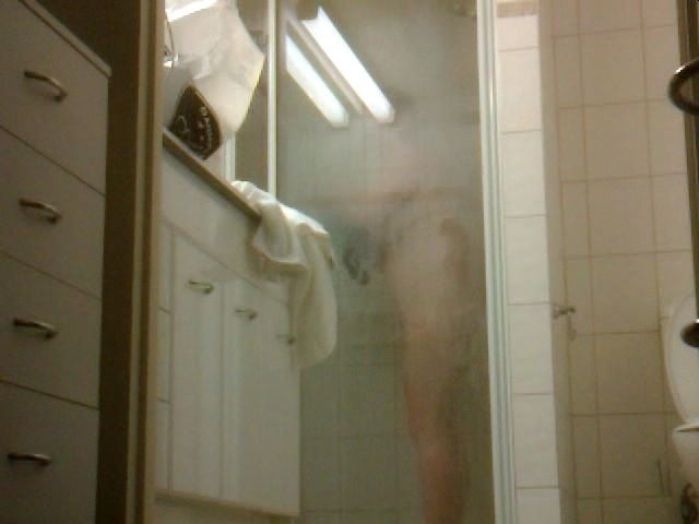 Tetas grandes calientes y maduras peludas en la ducha
 #95203624