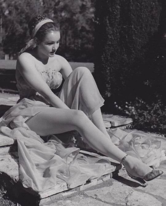 Julie Newmar, attrice vintage
 #94716625