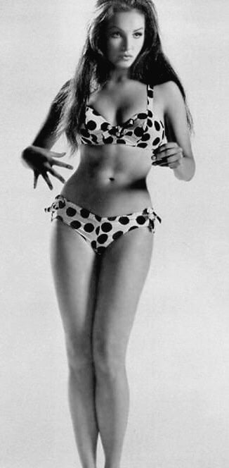 Julie Newmar, attrice vintage
 #94716663