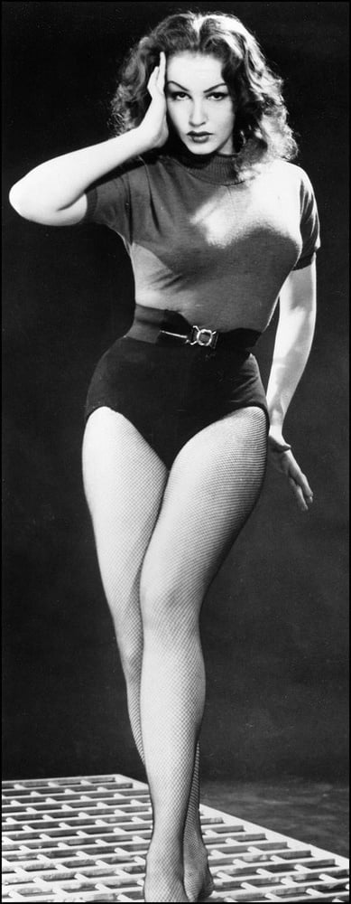 Julie Newmar, attrice vintage
 #94716688