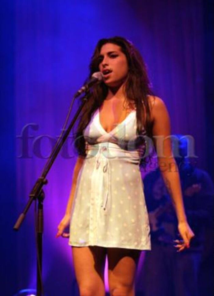 Amy Winehouse nude #109373323