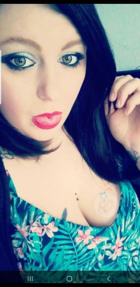 Percing a la langue #94364629